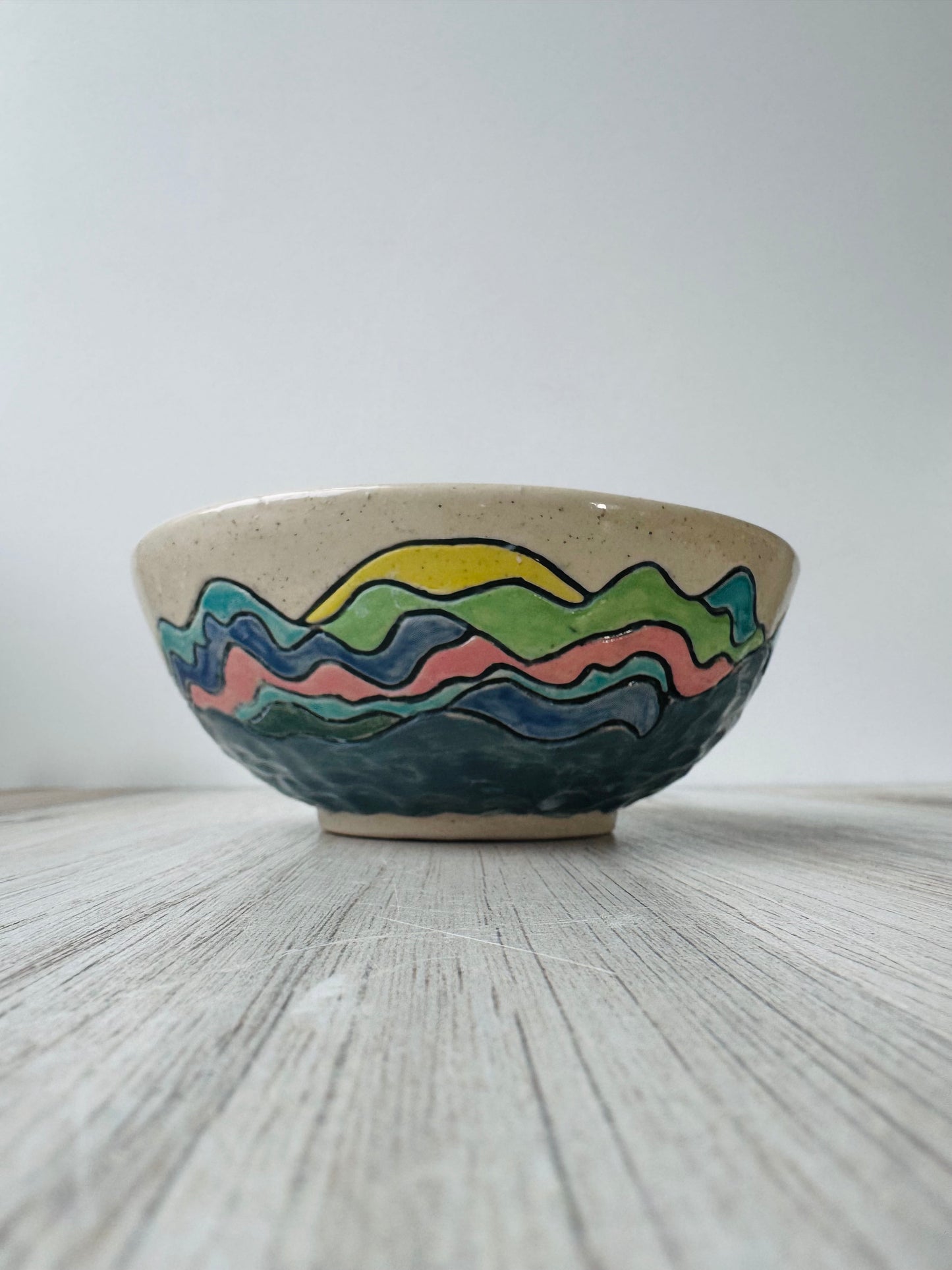 Sun & Mountain Bowl